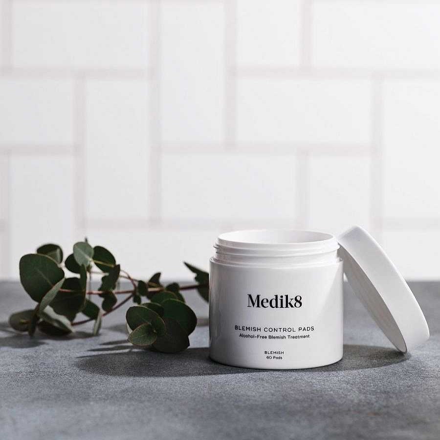 T Nicos, Esencias Y Peelings | MEDIK8 Blemish Control Pads